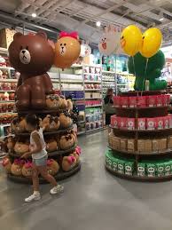 2 lineフレンズショップの店舗は韓国のどこに？行き方は？ 2.1 lineフレンズ フラッグシップストア 明洞駅店; Lineãƒ•ãƒ¬ãƒ³ã‚ºã‚¹ãƒˆã‚¢ Nyã‚¿ã‚¤ãƒ ã‚ºã‚¹ã‚¯ã‚¨ã‚¢ã«å ‚ã€…ã‚ªãƒ¼ãƒ—ãƒ³ ã‚¢ãƒ—ãƒªã‚'çŸ¥ã‚‰ãªã„äººã«ã‚‚å¥½è©• Digiday æ—¥æœ¬ç‰ˆ