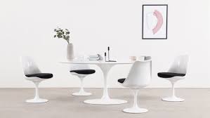 Tulip Table Oval Tulip Dining Table White Lacquer Eero Saarinen Designer Replica Interior Icons In 2020 Tulip Dining Table Oval Tulip Dining Table Dining Table