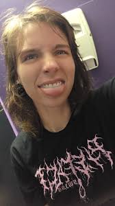 Hii! Any cool VL chicks near Idaho rn? Here are some pics of me, my van  Sojourner, and a Google photos heat map to show everywhere I've been since  starting VL 2