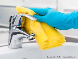 Wd40 ist feuchtigkeitsabweisend und verringert somit… wasserhähne mit wd40 polieren. Kalkflecken Im Bad Entfernen So Funktioniert Es Mit Dem Wd 40 Guide