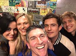 Selfie Bareng, Benarkah Katy Perry Kencan dengan Orlando Bloom?