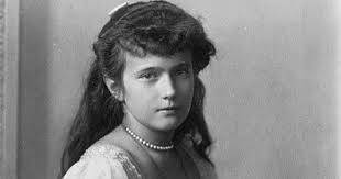 noel autor: Grand Duchess Anastasia and the Last Royal Russian Family: the  Story That Lives On