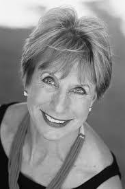 Amanda Lingard's Instagram, Twitter & Facebook