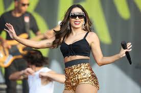 Due to the success of the song meiga e abusada released in 2012, she signed a contract with warner music brazil the following year. Vai Anitta Trailer New Netflix Docuseries Will Spotlight Brazilian Singer Billboard Billboard