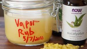 La Recette Super Facile Du Vicks Vaporub Fait Maison Soins Naturels Herboristerie Remedes Naturels