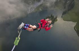Forums pour discuter de saut à l'élastique, voir ses formes composées, des exemples et poser vos saut à l'élastique nmnom masculin: Saut A L Elastique Depuis Une Gondole Au Stockhorn