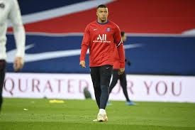 Kylian mbappe has broken the silence following his argument with france teammate olivier giroud after the chelsea striker took aim at his compatriot. Kylian Mbappe Psg Remplacant Face A Lille En Coupe De France L Equipe