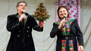 Скачать минус песни «impodobeste mama bradul» 320kbps. Fuego Si A FÄcut FirmÄ De Impodobit Brazii