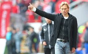 Valeri karpin ist ein ehemaliger fußballspieler aus россия, (* 02 февр. Valerij Karpin Stal Glavredom Direkcii Futbolnyh Translyacij Match Tv Obshestvo Rbk