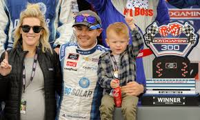 His father worked as a mechanic in a garage located in evreux. Kyle Larson Nascar S Reluctant Asian American Pioneer Races Toward The Title Nascar The Guardian
