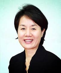 배우 윤여정의 동생인 윤여순 전 lg아트센터 대표가 예능 프로그램에 모습을 드러냈다. Lgì•„íŠ¸ì„¼í„° ìœ¤ì—¬ìˆœ ëŒ€í'œ ê³µì‹ ì·¨ìž„ ì—°í•©ë‰´ìŠ¤