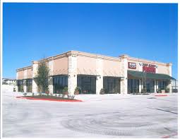The 10 000 Square Foot Justice Retail Center Is Located In Pflugerville Tx It Features A Single Slope 3 4 12 Building Systems Strip Mall Unique House Plans