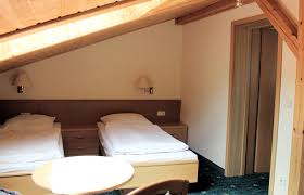 Erledigen sie ihre bankgeschäfte auch unterwegs schnell und sicher. Waldhotel Hubertus In Thuringen Eisfeld An Der A73