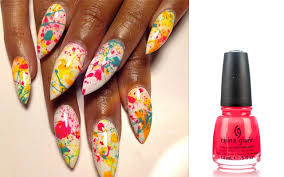 Everyone loves roses, whether it's to receive from their boyfriend or husband, or to smell our house or even to put on our nails. Nail Files How To Splatter Design Your Nails Ebony