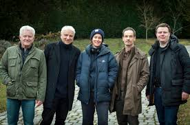 Immer wieder drischt er mit voller wucht auf die karosserie. Tatort Jubilaums Doppelfolge In Der Familie Im Ersten Luttringhauser De