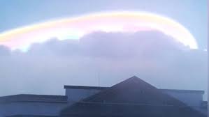 Fast hätte man denken können, es war der erste regenbogen den münchen seit jahrzehnten gesehen hat, gestern abend zur besten feierabendzeit. Regenbogen Oder Riesige Seifenblase Ungewohnliches Himmelsschauspiel Uber Malaysia Wetter Com