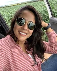 Isabela Costa's Instagram, Twitter & Facebook