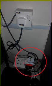 Tugas dia adalah untuk memutuskan current bila compressor tu panas terlampau bagi menghalang daripada compressor tersebut rosak. 7 Sebab Pemampat Berhenti Beroperasi Dan Bilik Tidak Sejuk Blog Penyejukan Penyamanan Udara