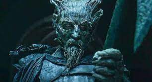 .the green knight tells the story of sir gawain (dev patel), king arthur's reckless and headstrong nephew, who embarks on a daring quest to confront the eponymous green knight, a gigantic. The Green Knight Epos Mistik Sisilah Raja Arthur Lazone Id