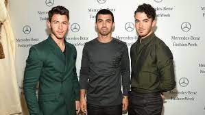 Jonas brothers, jonas brothers > friendship. Sie Sind Zuruck Das Musst Ihr Uber Die Jonas Brothers Wissen