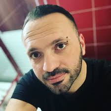 Hey we are staying in a villa near tsousi supermarket, just got back to our  villa from dinner and there is a strong smell of smoke here , does anyone  know of