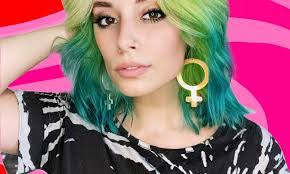 Courtney Groves's Instagram, Twitter & Facebook