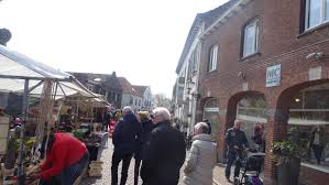 Aanstaande woensdag 19 augustus kun je weer genieten van het straattheater in arcen, als extra vermaak terwijl je geniet van een drankje en een hapje op de terrassen in het centrum. Frisse Zonnige Lente Markt In Arcen Nieuws Bezoek Sint Anthonis