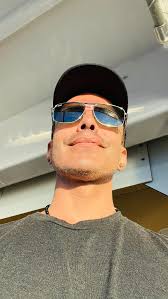 Hi, I'm Henrey, 47, from Houston, Texas. Proud of my roots and my values.  Ready for something meaningful and true.