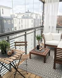 Ideen Und Tipps Zum Kleinen Balkon Gestalten Julia Schlesinger Jugovac Diy Balcony Decor Small Balcony Design Living Room Decor Apartment