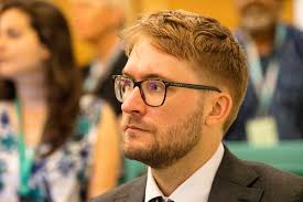 The scale of forest and farm producers' contributions to sustainable  development: What we know and what we don't