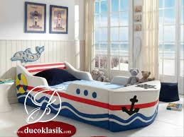 Desain kamar tidur sempit dengan meja sudut dan rak tempel. Jual Tempat Tidur Anak Laki Laki Minimalis Bentuk Kapal Furniture Duco Klasik