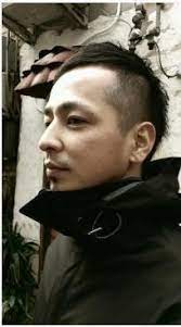 七三髪型画像集 流行のおしゃれネオ七三セットでかっこよく カウモ メンズ ヘアスタイル メンズヘアスタイル ベリーショート 男性の髪