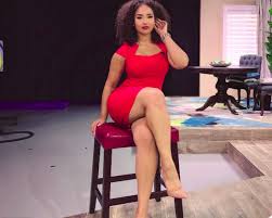 Nov 03, 2017 · dallas a woman who questioned the clothing choices made by wfaa's new traffic reporter, demetria obilor, has apparently become an issue in the online community. Curvy Dallas Reporter Met With Praise After Being Body Shammed Vibe Com