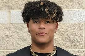 Damon Land's Instagram, Twitter & Facebook