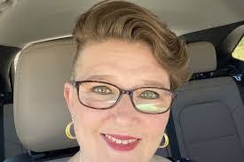 Caroline Pippin's Instagram, Twitter & Facebook