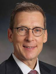 Steinberg: Inside the girls' locker room