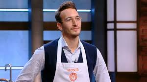 Aveva 49 anni la morte di paolo armando sarebbe avvenuta all'improvviso, riporta skytg24 , e si abbatte sulle cronache legate alla trasmissione che tanto ha. Monir Lascia Masterchef 10 Il Discorso Sull Integrazione E Da Applausi