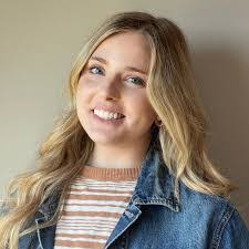 Connie Mcelhinney's Instagram, Twitter & Facebook