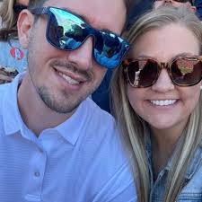 Brooke Wells (@brooke_parnell)