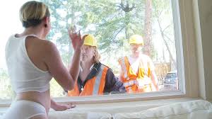 Blonde Notgeile MILF Fickt Sich Durch Die Baustelle: German Porn by  EroticOnly