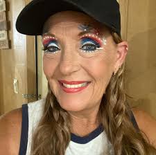 All you need are some crazy wigs and you have the funniest game!!🤣 tag who  you would play this with below⬇️ #familygamenight #familynight