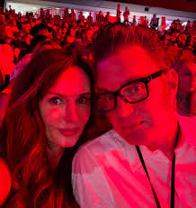 To all of my #radrabbit team running in the snow with frozen toes and  eyelashes…. HELLO FROM ARIZONA! #radrabbit🐰 #borntorunfree  #runnersofinstagram #runnergirl #itsgorgeousoutside #runhappy