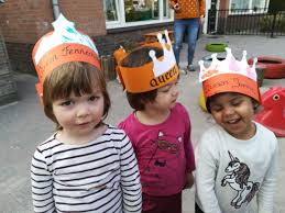 Kroon vouwen | dit origami kroontje is super leuk voor koningsdag. Kroon Voor Koningsdag Jillz Kinderdagverblijf Amstelveen