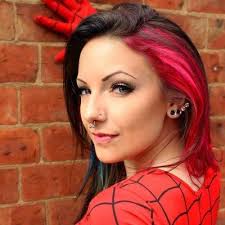 Holly Zook's Instagram, Twitter & Facebook