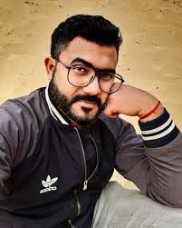 sanjeev.laha fulfilling the role of "Boro Dada" in one of the best ways 😉❤  I'm forever grateful for all the love and blessings from you all 🙏🏻😇  #aiburobhaat #bengaligroom #bengaliwedding #bengal #bengalicuisine #