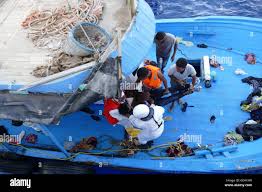 Méditerranée, 17 milles au large de la côte de la Libye, le 12 juillet,  2016. Un groupe humanitaire a récupéré le corps de quatre migrants secourus  et autour de 400 survivants sur
