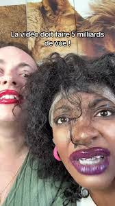 Diana Dewar's Instagram, Twitter & Facebook