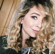 Posted by cristina on march 28, 2015. Cork Screw Curls Zoella Hairstyle Zoella Hair 2017 Hair Trends Beauty Quiz
