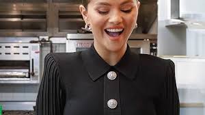 Selena + Restaurant (TV Series 2024– )