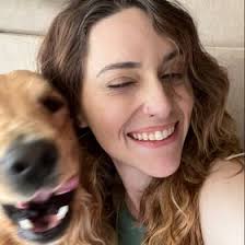 Julia Newby (JuliaRazzy)